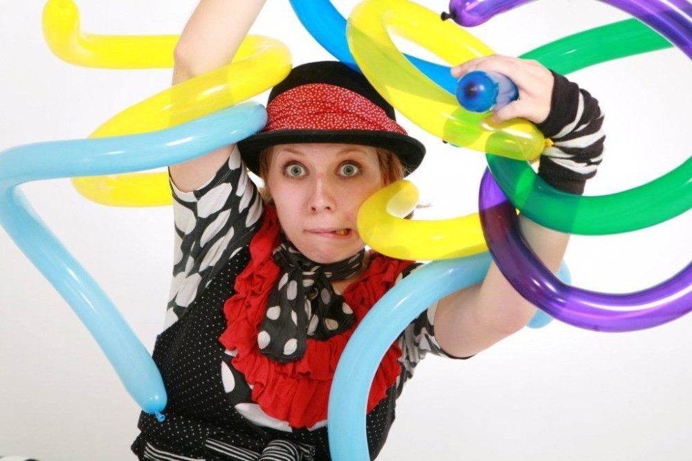 balloon modeller children's entertainer