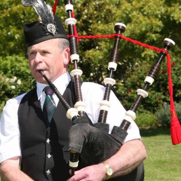 bagpipers for parties