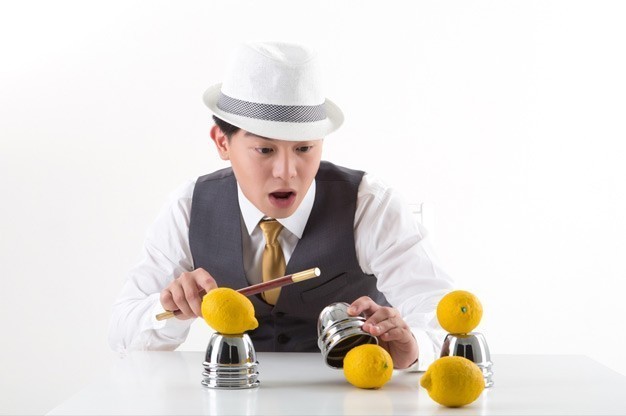 Click here to view Close-up Magician Ming Da's Profile