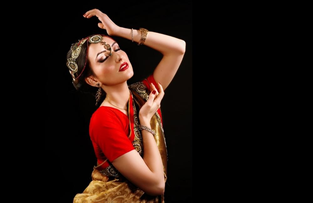 How to hire a bollywood dancer