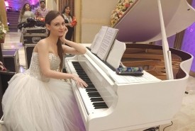 Elizabeth Nikitina - Pianist / Keyboardist