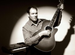 Carl Morgan - Acoustic Guitarist / Vocalist Bristol, South West