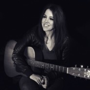 Laura Williams - Acoustic Guitarist / Vocalist United Kingdom, London