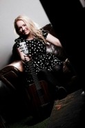 Lorna Adams - Guitar Singer Leeds, Yorkshire and the Humber