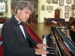 Stephen Kingsbury - Pianist / Keyboardist UK, South East