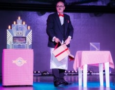 El Loco - Comedy Speciality Act - Comedy Cabaret Magician Nottingham, East Midlands