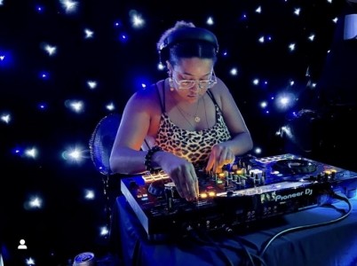 Kiki Feliz | Female DJ | USA & Worldwide - Wedding DJ
