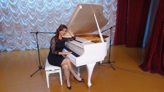 MARYNA - Pianist / Singer