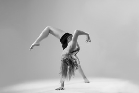 Jovana Zajkova - Female Dancer