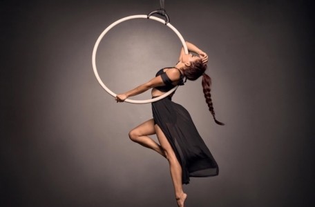 Pamela Kay Macdonald - Aerial Rope / Silk / Hoop Act