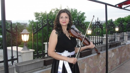 Plamenka Trajkovska - Violinist