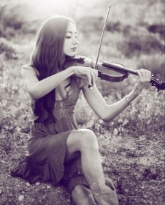 Ellie  - Violinist