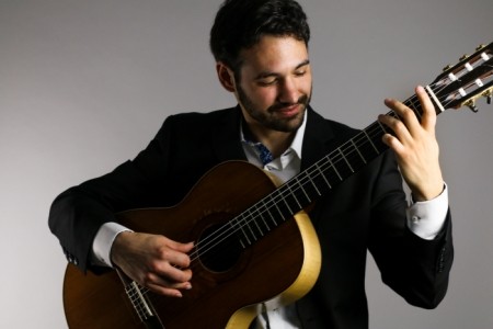 Christopher Schoelen - Classical / Spanish Guitarist