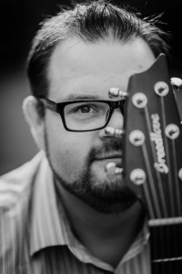 Darrell Boger - Acoustic Guitarist / Vocalist