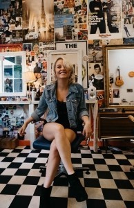 Daisy Kate - Acoustic Guitarist / Vocalist