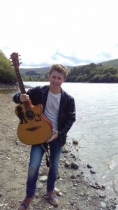 Evan Flynn- Folk acoustic singer - Guitar Singer