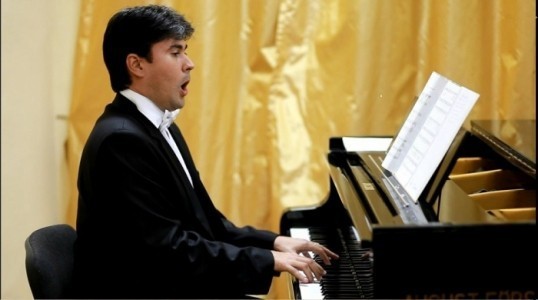 Andrey Dyachenko - Pianist / Singer