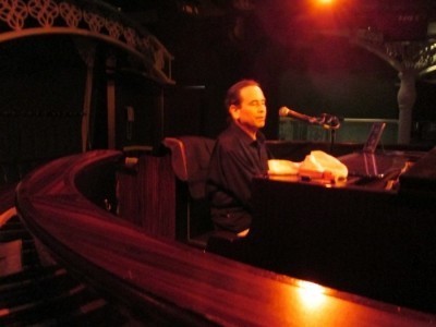 Robert Crucilla - Pianist / Keyboardist