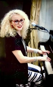 Cruise Ship Experienced Female Piano Bar Pianist/Vocalist Entertainer - Wedding Musician