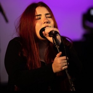 Gwen Blanch - Female Singer