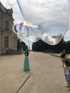 Ray Bubbles - Bubble Performer