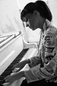 Elina - Pianist / Singer