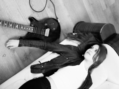 Natasha Meister - Acoustic Guitarist / Vocalist
