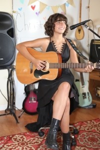 Christina vukel - Guitar Singer