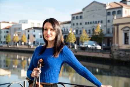 Lisa Agnelli - Violinist