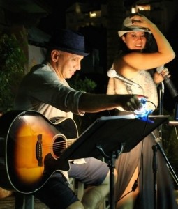 Giovanna & Claudio Acustic Duo - Guitar Singer